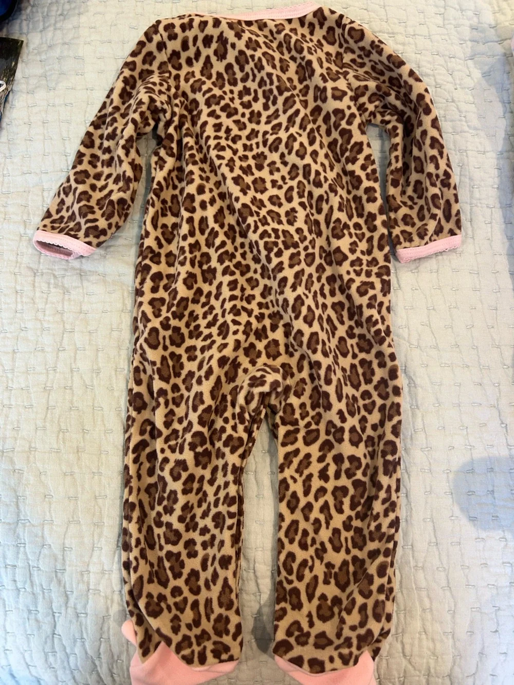 Carter’s Onesie. Set of 2. Size 9 months.